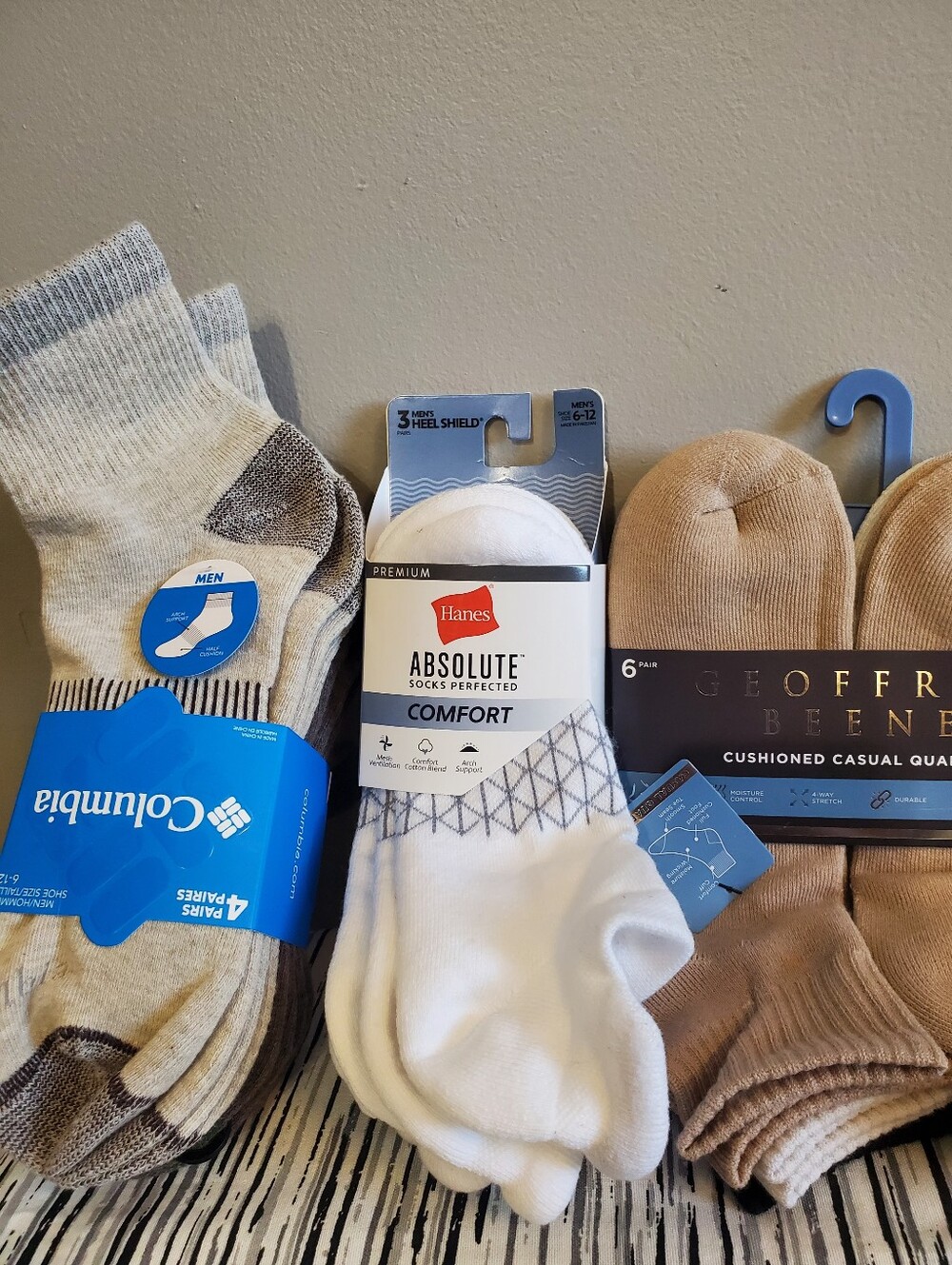 Nike, Columbia, Hanes, and Geoffrey Beene Sock Bundle 17 Pairs Total - Picture 2 of 8